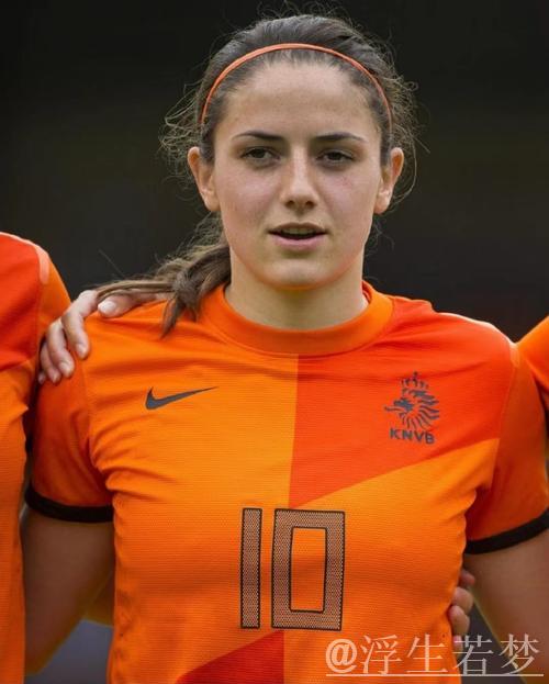 “阿德耶米女友渴望大都市生活，多特面临困惑；曼联已联络门德斯”